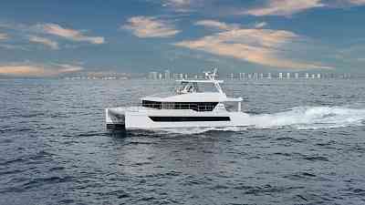 The Two Oceans 555 Puts the “Power” in Power Catamaran 