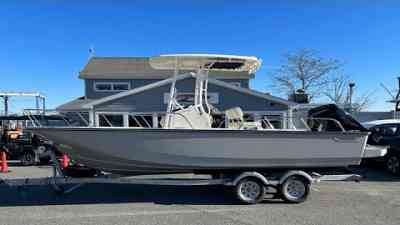 2024 Boston Whaler 210 Montauk Boat For Sale at MarineMax Boston, MA