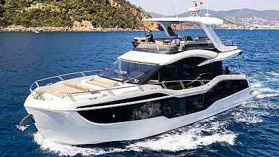 Galeon’s 560 Fly expands beach mode