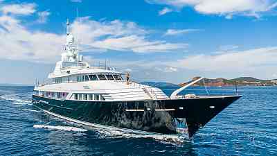 2 exquisite 50m superyachts to charter to Saint Tropez this summer