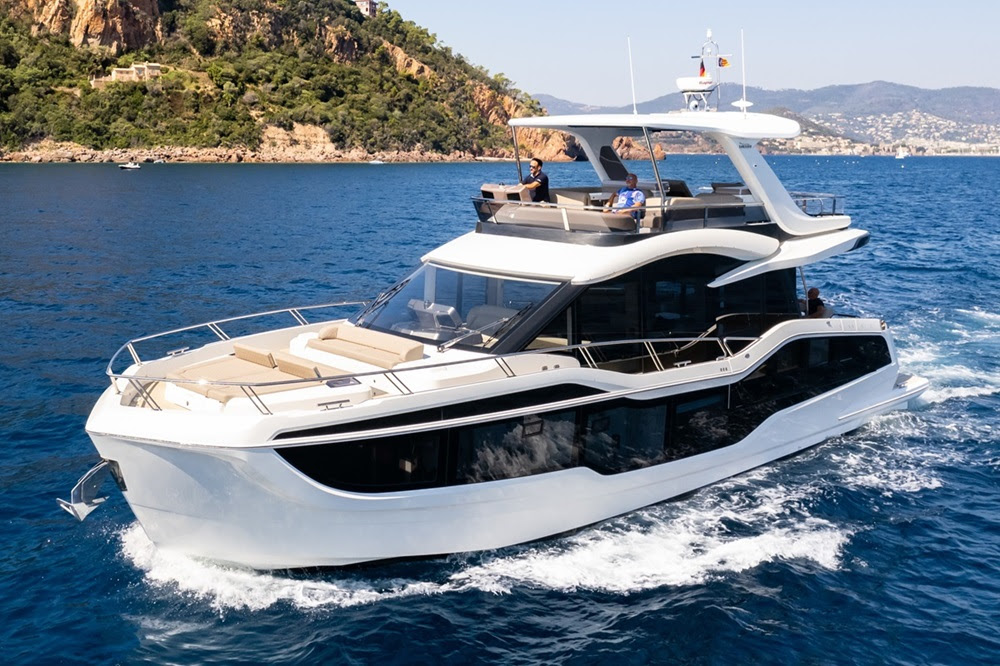 Galeon’s 560 Fly expands beach mode