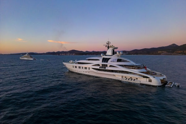 Super yachts AV and Viva in Mexico