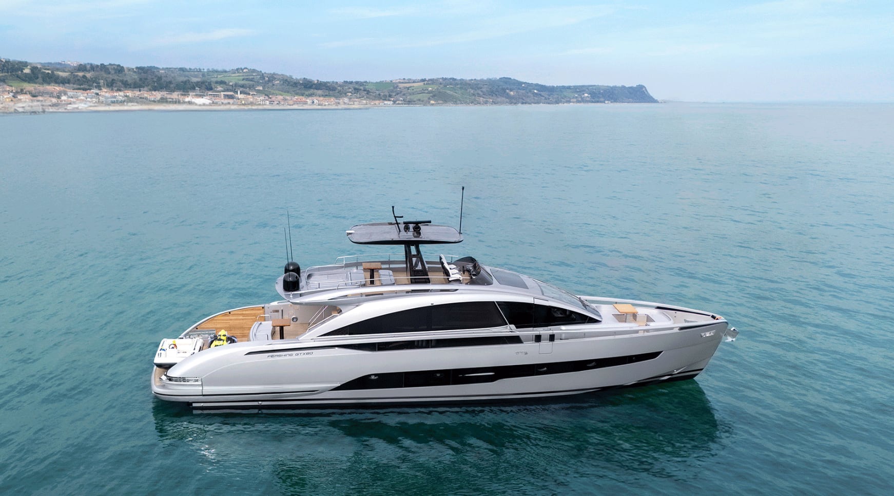 FERRETTI GROUP LIGHTS UP THE VENICE BOAT SHOW WITH TWO WORLD PREMIERES