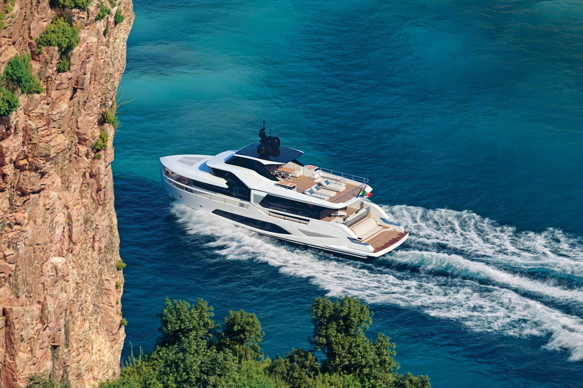  Meet the Ferretti Yachts Infynito 80