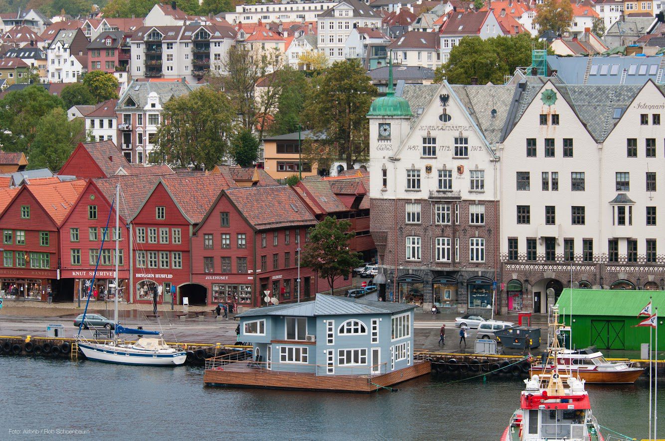 Norway's Innovative Floating Villas: Revolutionizing the Hospitality Industry